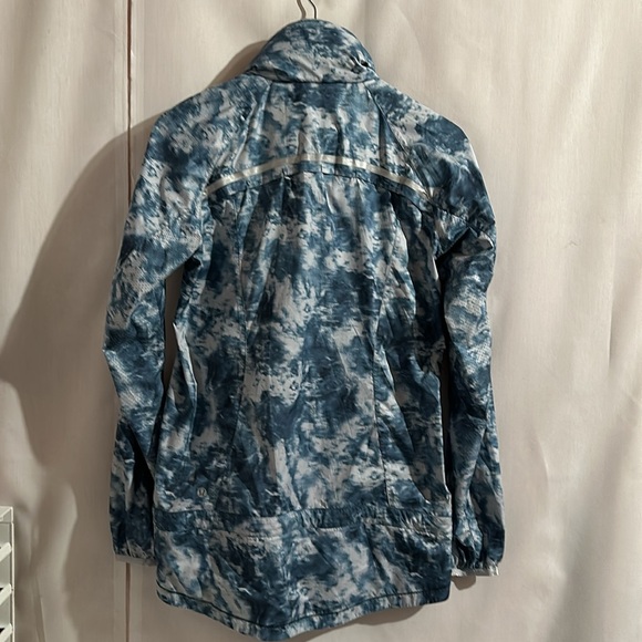 Lululemon Running Jacket - Teal Blue and Grey Pattern - Size 6 - Picture 2 of 8